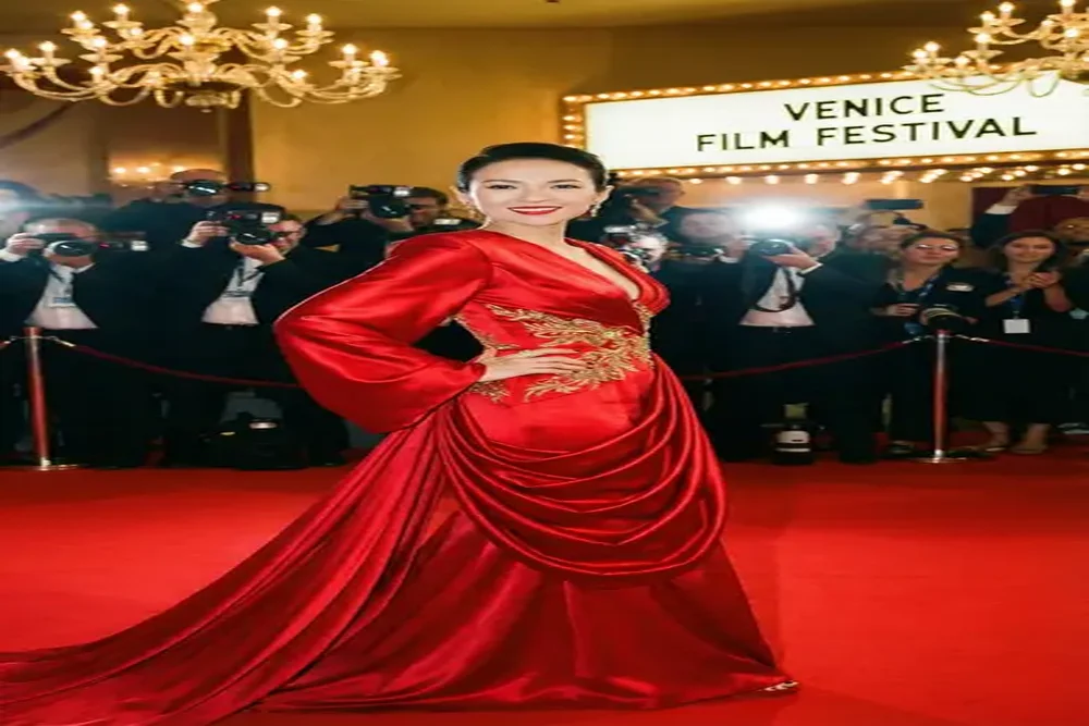 糖心vlog与国际知名女演员合作红毯照片